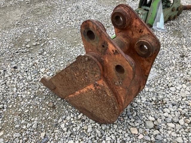 Bucket — Auction (lot 8461-56005)
