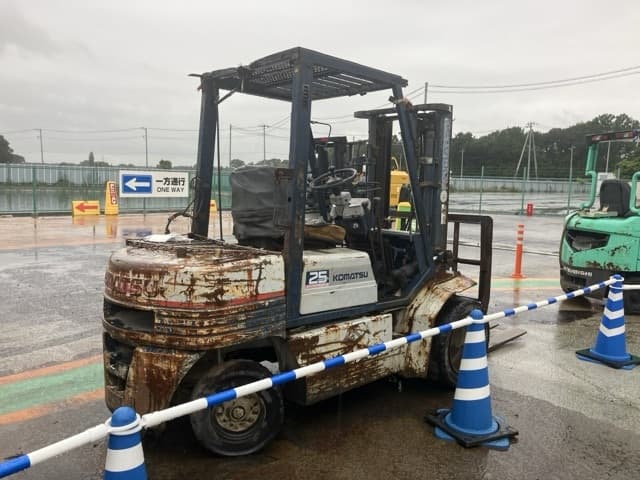 Forklift — Auction (lot 8461-5805)