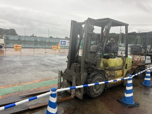 Forklift — Auction (lot 8461-5807)