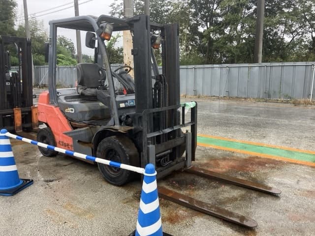 Forklift — Auction (lot 8461-5808)