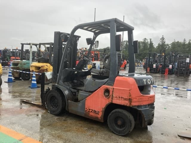 Forklift — Auction (lot 8461-5808)