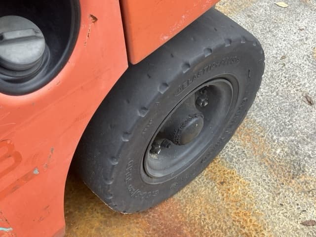 Forklift — Auction (lot 8461-5809)