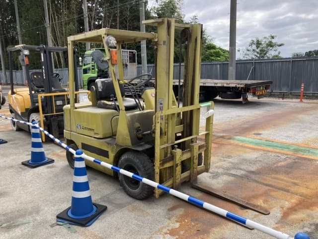 Forklift — Auction (lot 8461-5810)