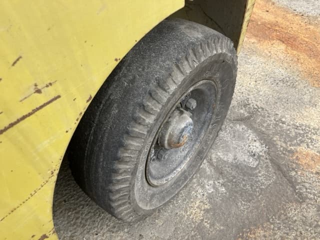 Forklift — Auction (lot 8461-5810)