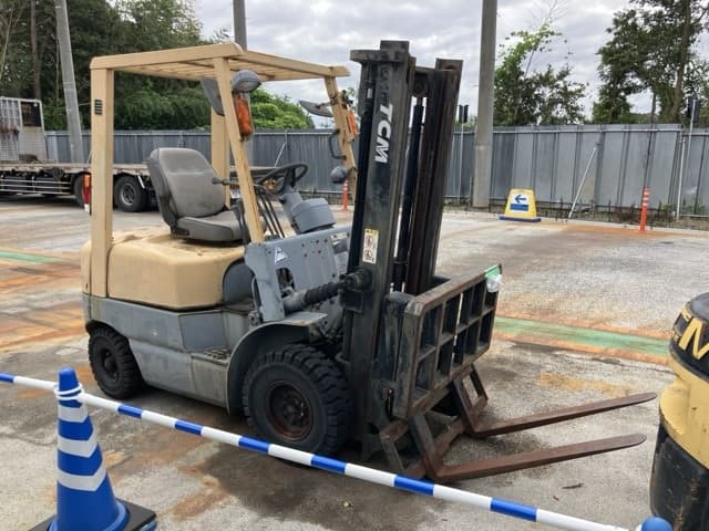 Forklift — Auction (lot 8461-5811)