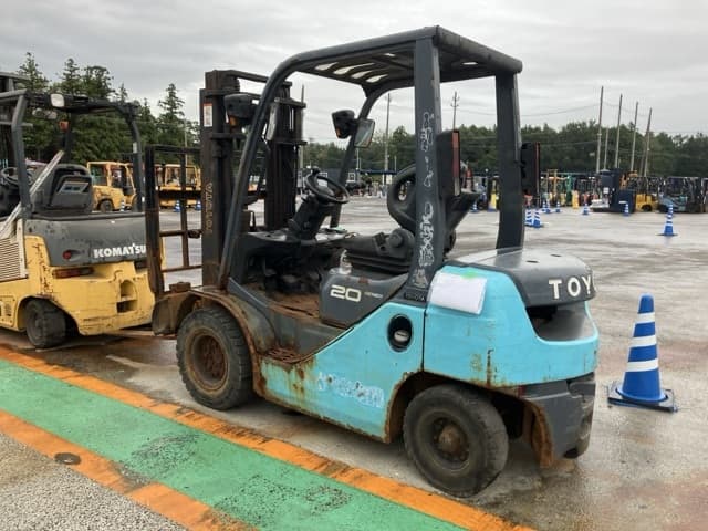 Forklift — Auction (lot 8461-5822)