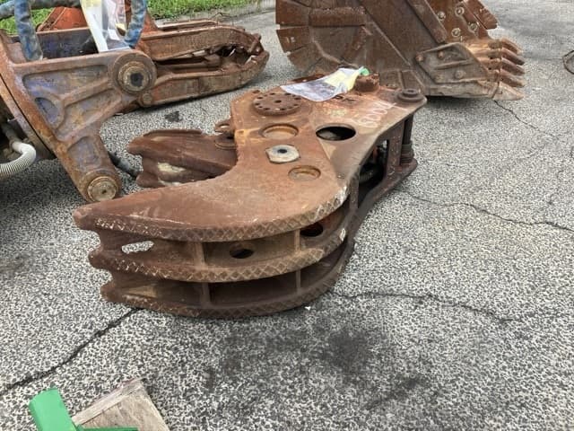 CONCRETE PULVERIZER — Auction (lot 8461-6004)