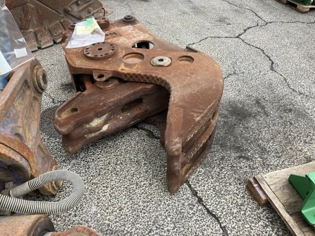 CONCRETE PULVERIZER — Auction (lot 8461-6004)