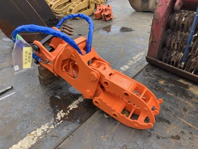 ROTATING HYDRAULIC FORK — Auction (lot 8461-6009)