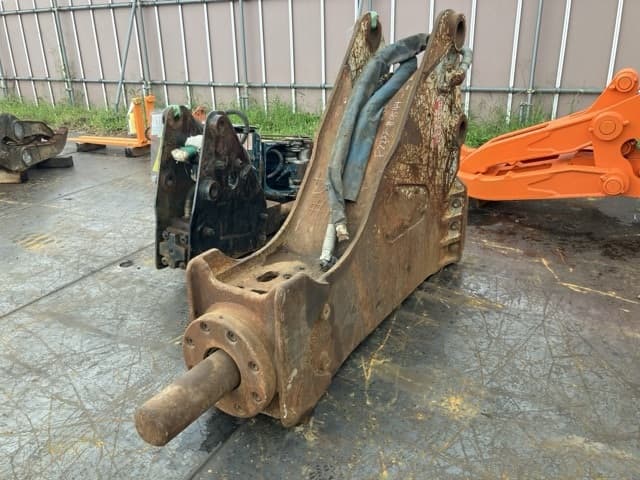BREAKER — Auction (lot 8461-6016)