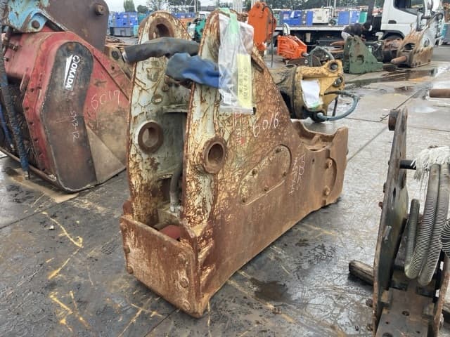 BREAKER — Auction (lot 8461-6016)