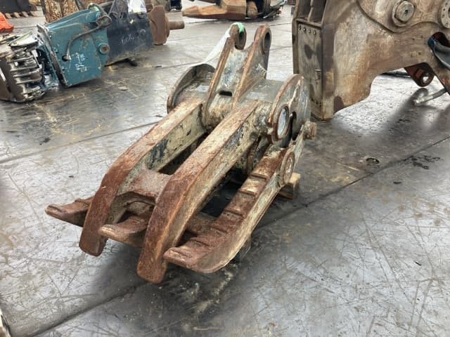 FORK — Auction (lot 8461-6025)