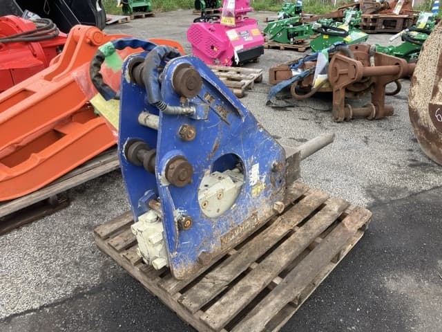 BREAKER — Auction (lot 8461-6026)