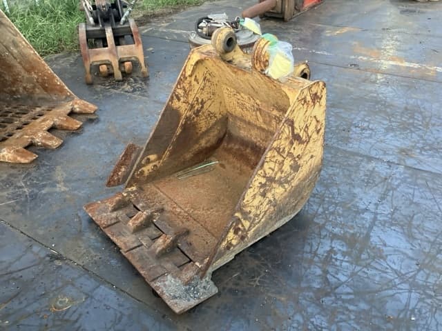 CONSTRUCTION BUCKET — Auction (lot 8461-6068)
