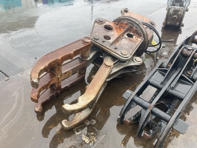 ROTATING HYDRAULIC FORK — Auction (lot 8461-6093)