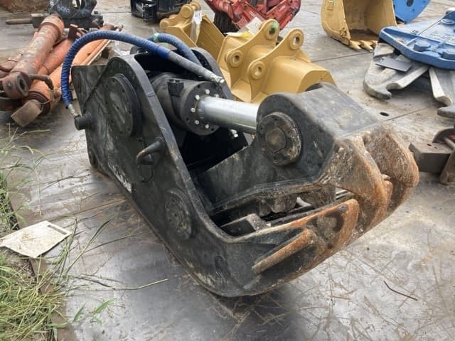 CONCRETE PULVERIZER — Auction (lot 8461-6096)