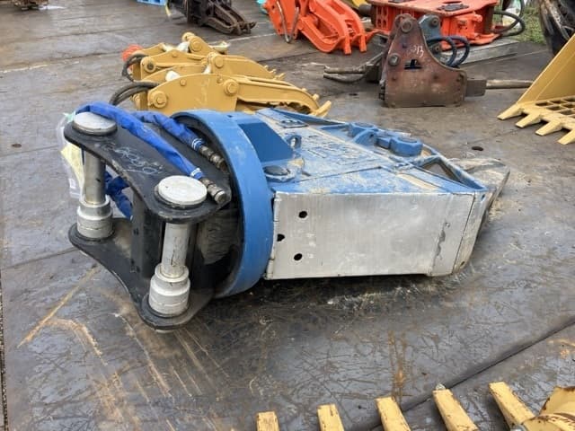 CUTTER — Auction (lot 8461-6098)