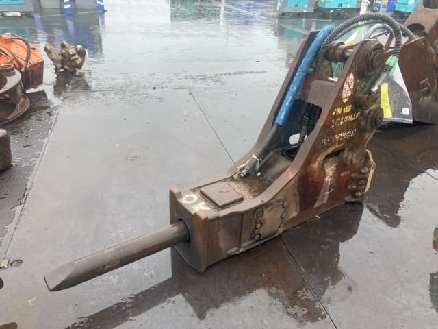 BREAKER — Auction (lot 8461-6102)