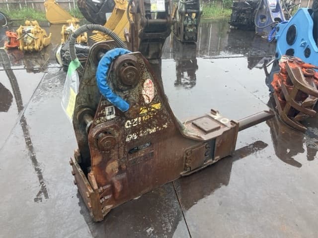 BREAKER — Auction (lot 8461-6102)