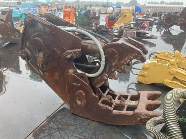 CONCRETE PULVERIZER — Auction (lot 8461-6103)