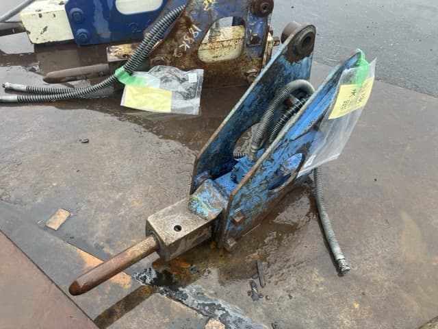 BREAKER — Auction (lot 8461-6106)