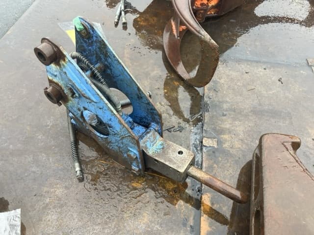 BREAKER — Auction (lot 8461-6106)