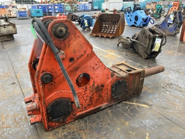 BREAKER — Auction (lot 8461-6110)