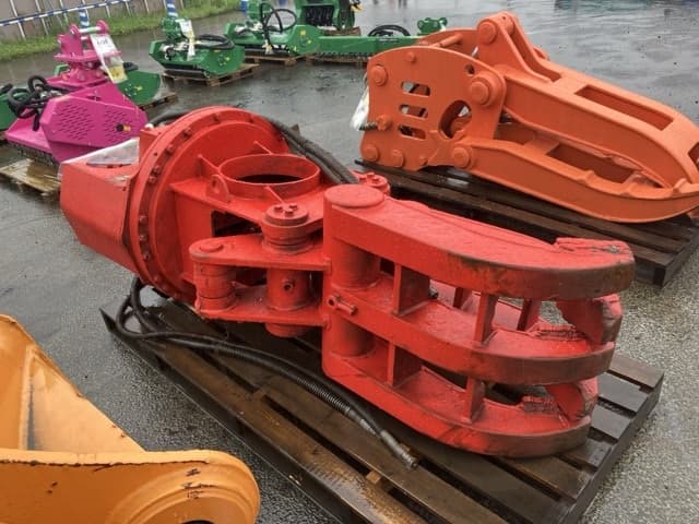 ROTATING HYDRAULIC FORK — Auction (lot 8461-6124)