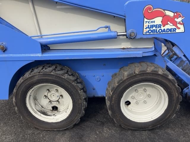 SKID STEER LOADER — Auction (lot 8461-62)