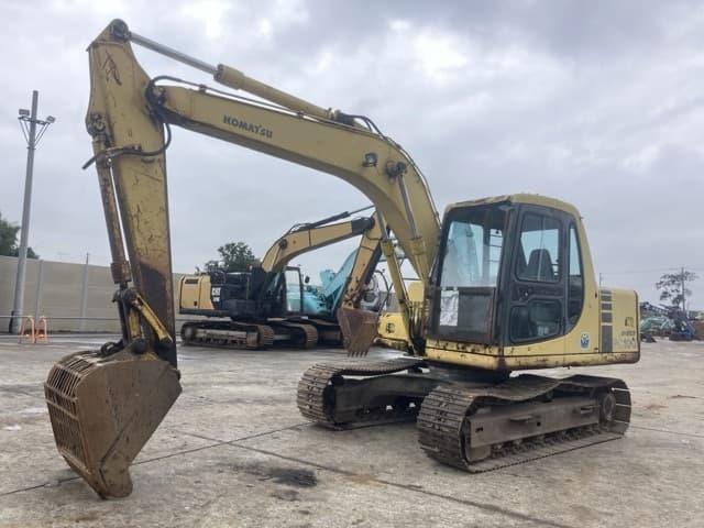 EXCAVATOR — Auction (lot 8461-64)