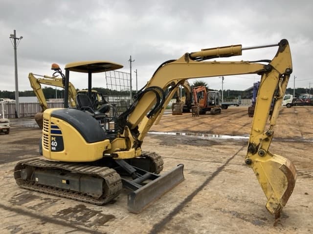 MINI EXCAVATOR — Auction (lot 8461-65)