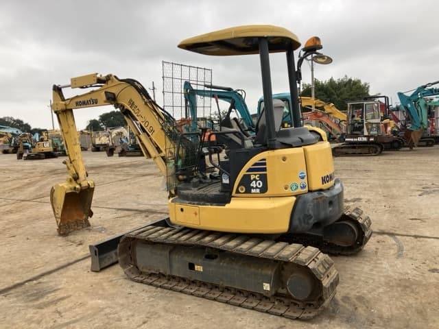 MINI EXCAVATOR — Auction (lot 8461-65)