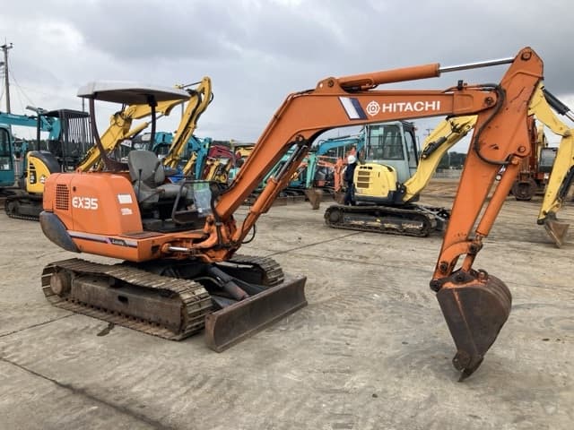 MINI EXCAVATOR — Auction (lot 8461-66)