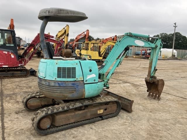 MINI EXCAVATOR — Auction (lot 8461-68)