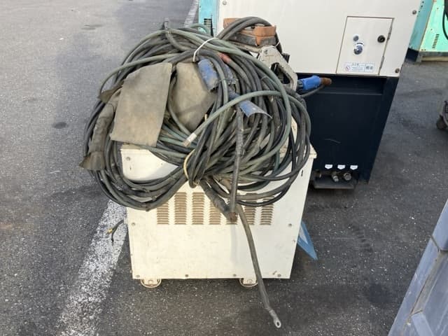 WELDING MACHINE — Auction (lot 8461-7017)