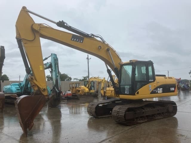 EXCAVATOR — Auction (lot 8461-79)