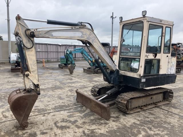 MINI EXCAVATOR — Auction (lot 8461-98)