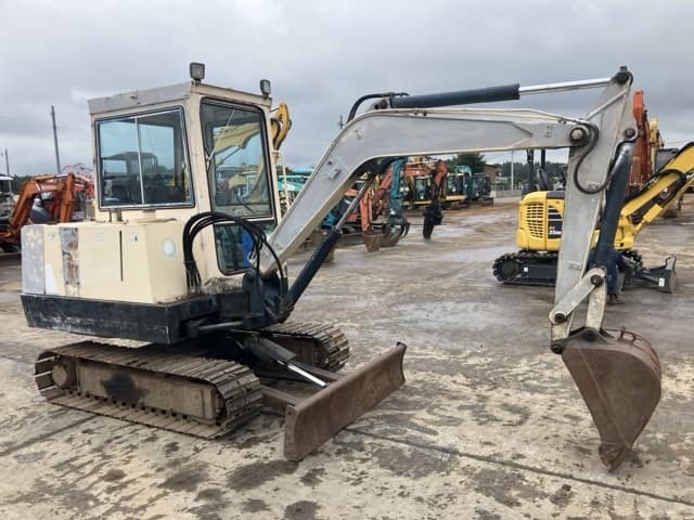 MINI EXCAVATOR — Auction (lot 8461-98)