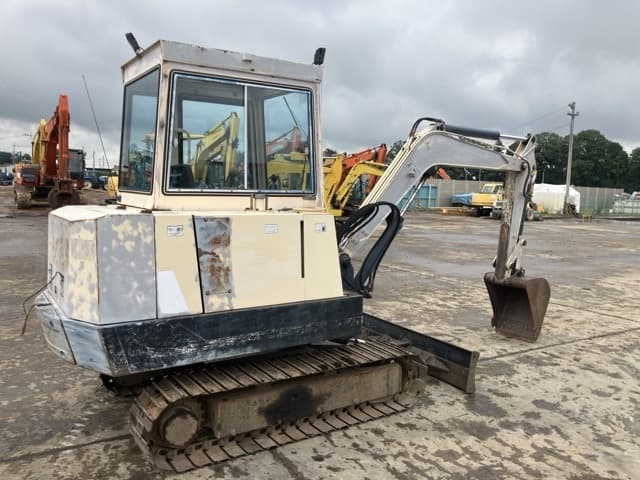 MINI EXCAVATOR — Auction (lot 8461-98)