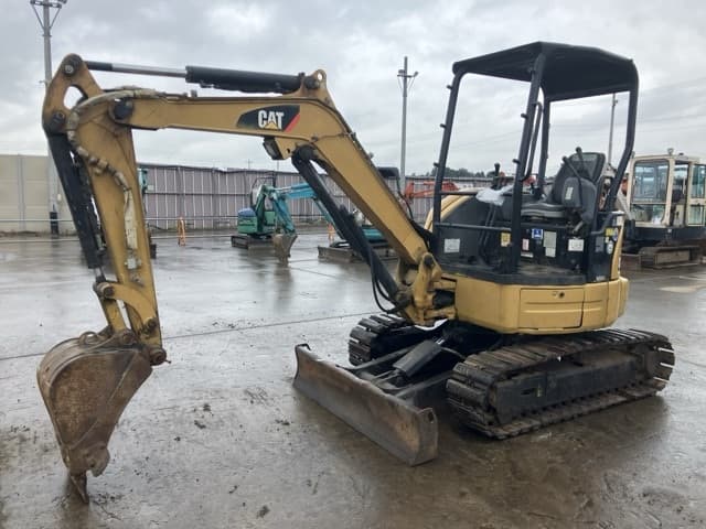 MINI EXCAVATOR — Auction (lot 8461-99)