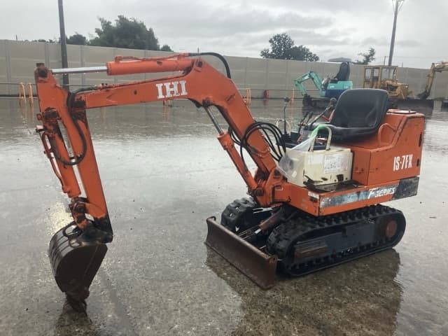 MINI EXCAVATOR — Auction (lot 8462-102)