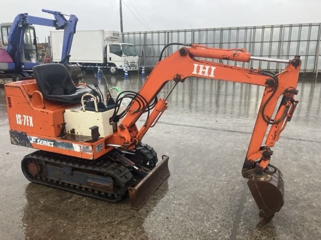 MINI EXCAVATOR — Auction (lot 8462-102)