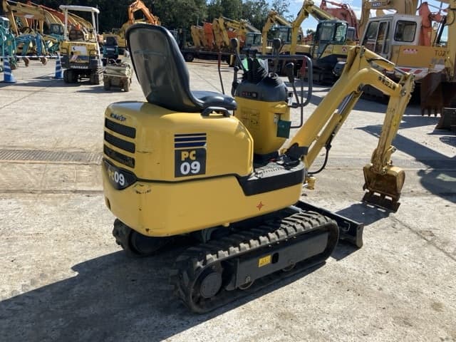 MINI EXCAVATOR — Auction (lot 8462-111)