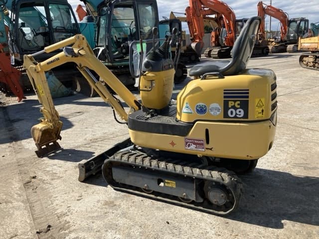 MINI EXCAVATOR — Auction (lot 8462-111)
