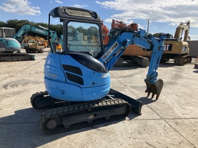 MINI EXCAVATOR — Auction (lot 8462-115)