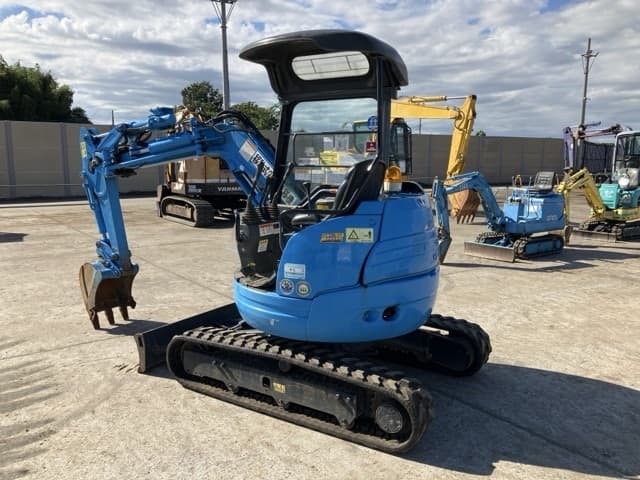 MINI EXCAVATOR — Auction (lot 8462-115)