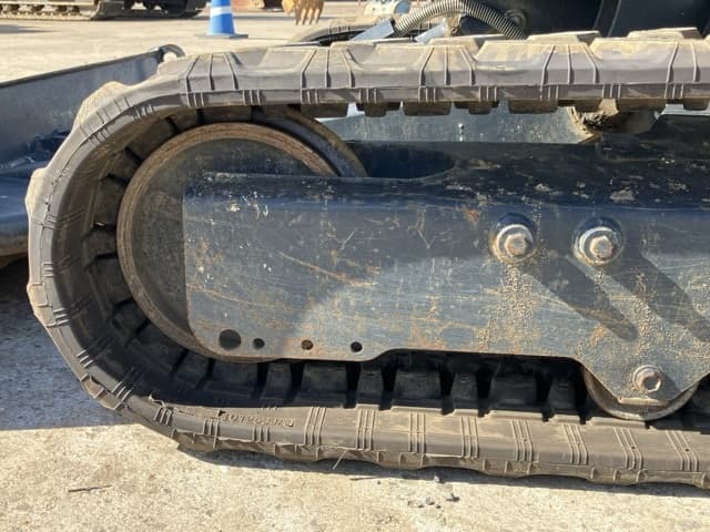 MINI EXCAVATOR — Auction (lot 8462-115)