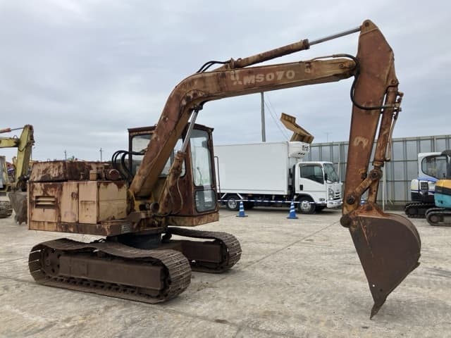 EXCAVATOR — Auction (lot 8462-122)