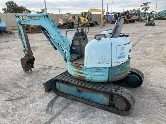 MINI EXCAVATOR — Auction (lot 8462-126)