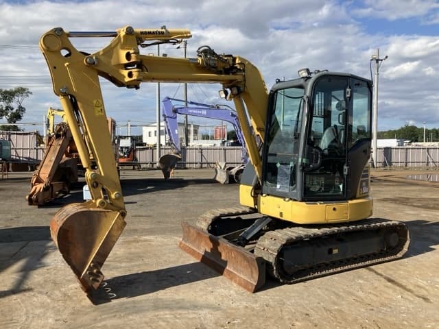 MINI EXCAVATOR — Auction (lot 8462-128)